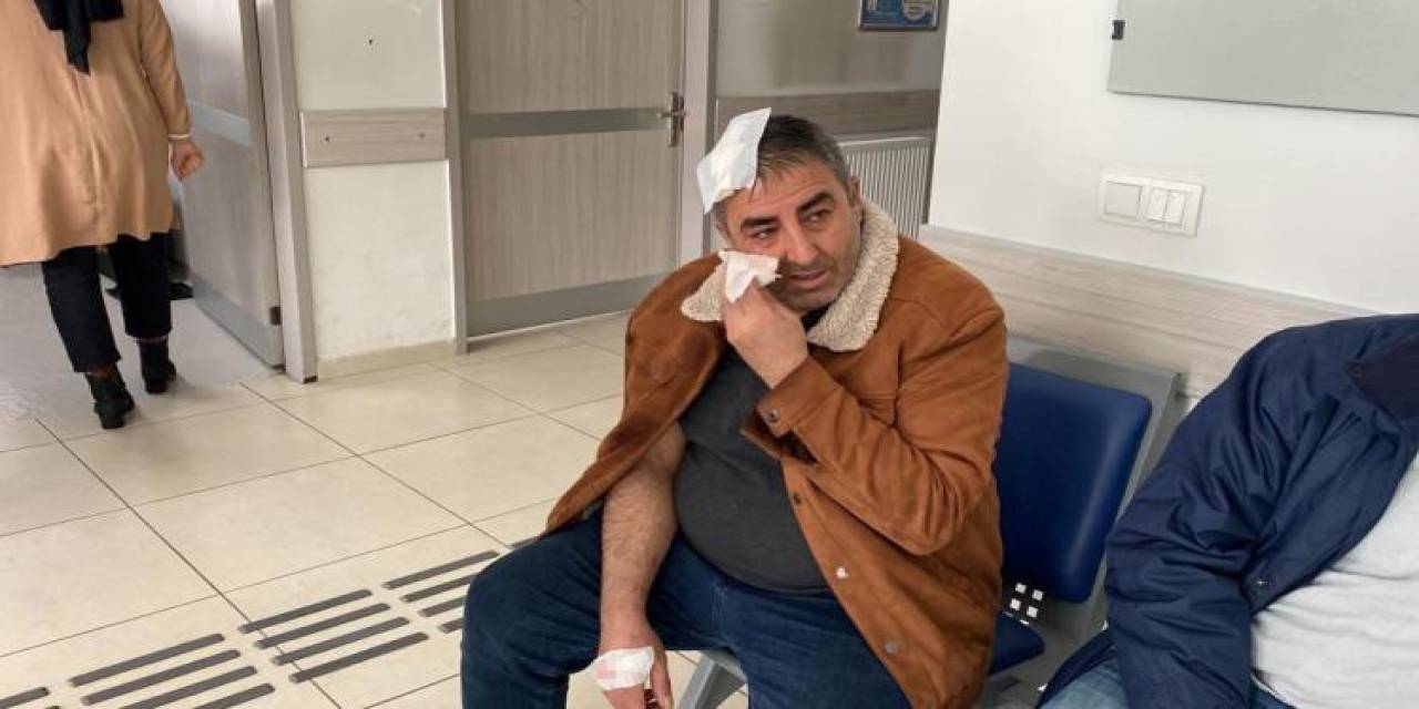 Çatıdan Üzerine Buz Kütlesi Düşen Şahıs Yaralandı