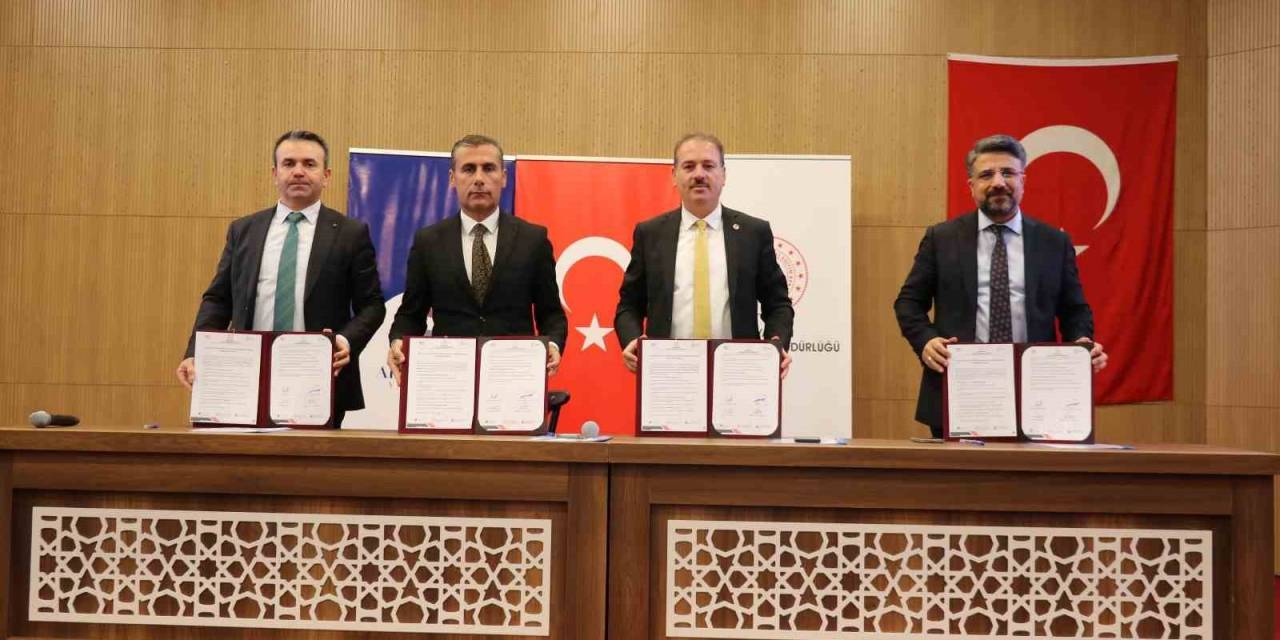 “Spor, Sanat Ve Kültürel Etkinliklerle Tam Öğrenme” Projesi’nin Tanıtımı Yapıldı