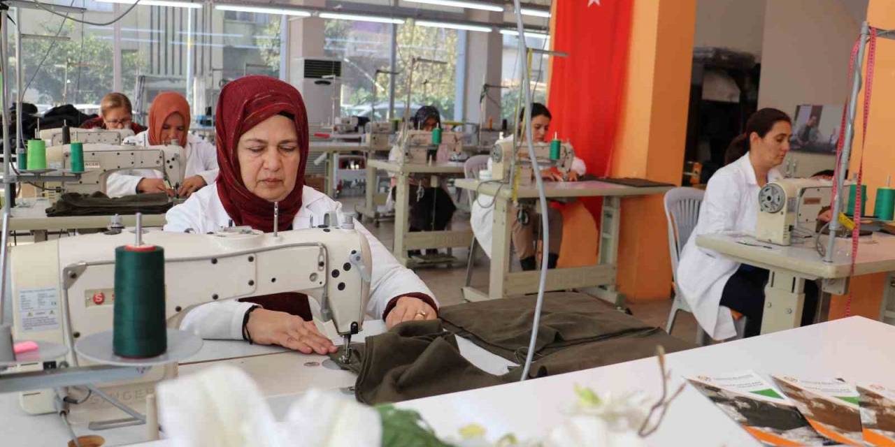 Belediye Personelinin İş Kıyafeti Tortek’te Üretiliyor