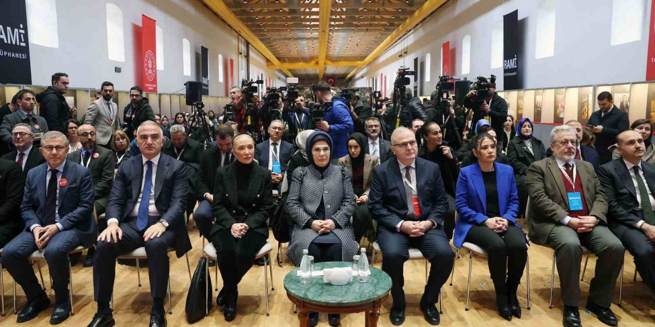 Emine Erdoğan, Valide Sultanlar Yazma Eserler Sergisi’nin Açılışına Katıldı