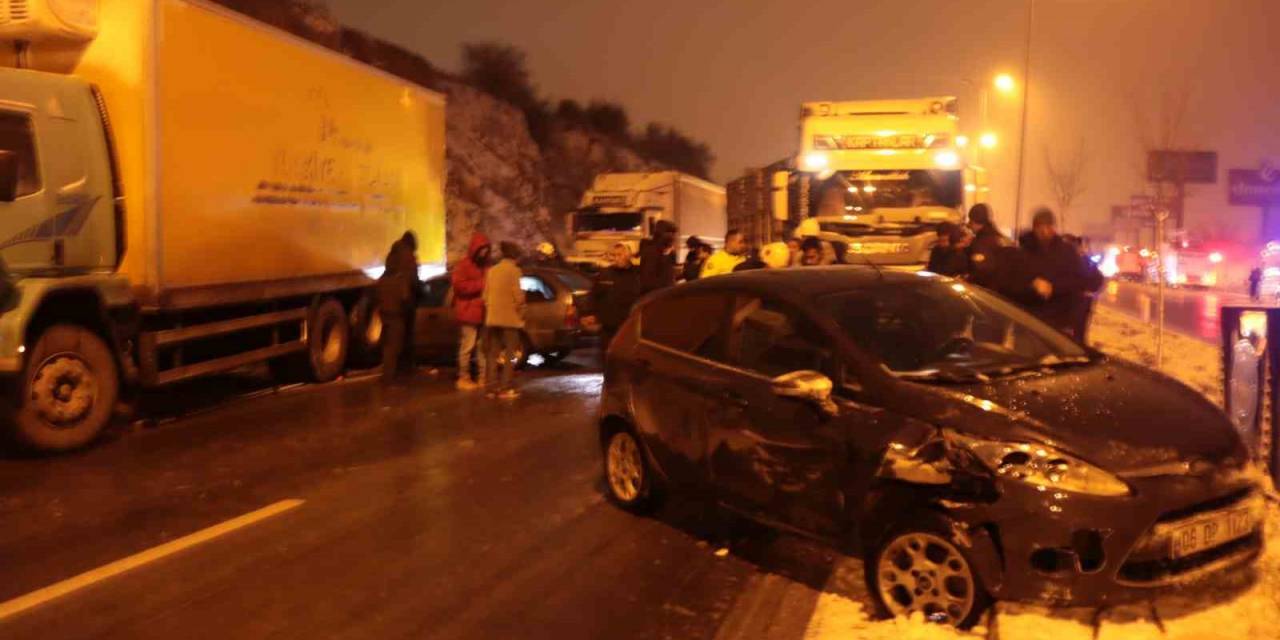 Kayseri’de 8 Araçlı Zincirleme Trafik Kazası: 1’i Ağır 5 Yaralı