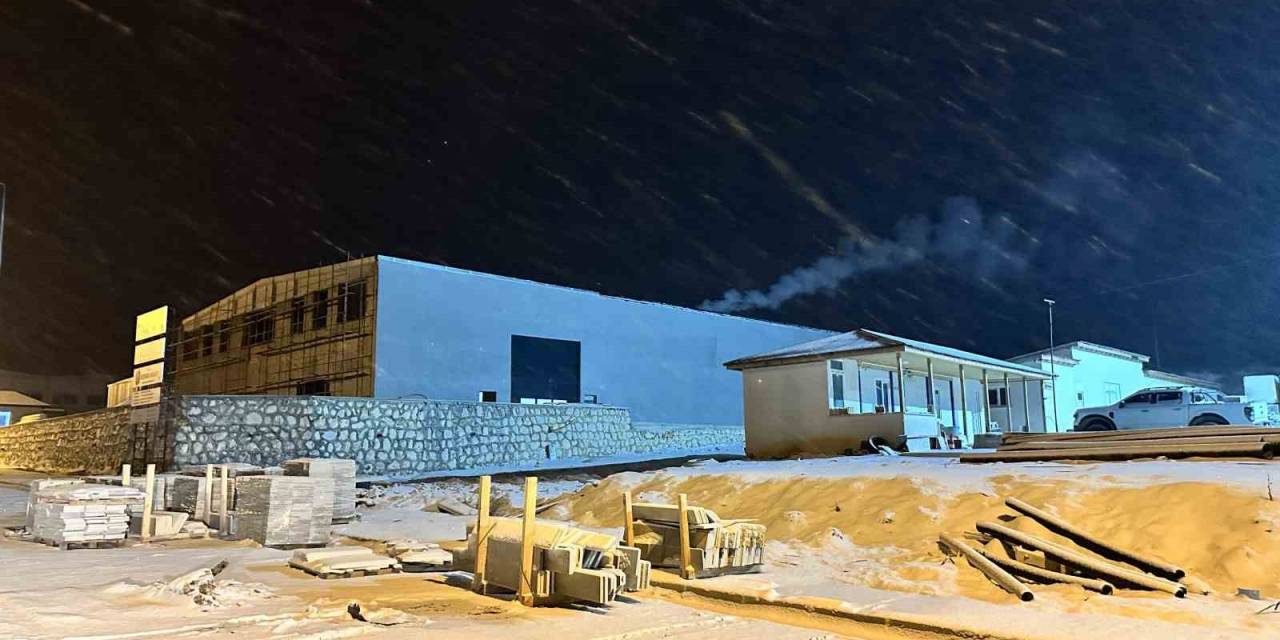 Kaynak Yaparken Başına Demir Parçası Düşen İşçi Hayatını Kaybetti