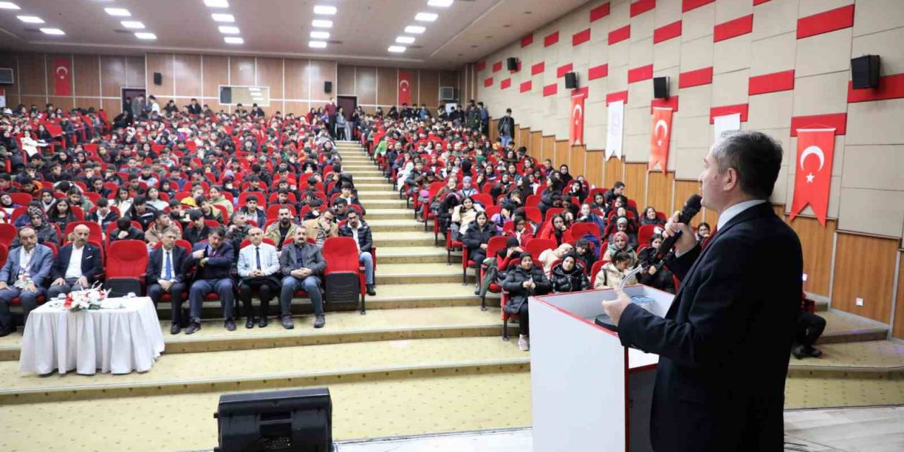 Ağrı’da “Yüreğimdesin Kudüs” Temalı Resim Yarışmasında Ödüller Sahiplerini Buldu