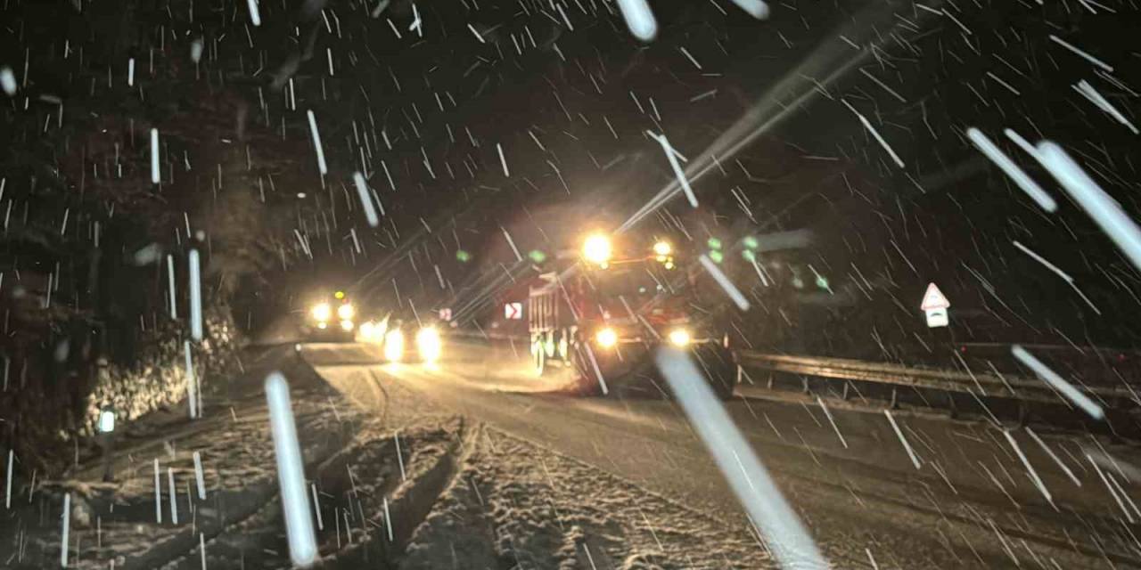 Düzce’de Yoğun Kar Yağışı Devam Ediyor