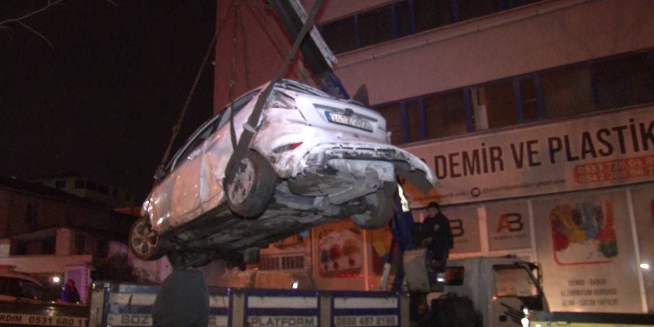 Sultanbeyli’de Direksiyon Hakimiyetini Kaybeden Araç Sürücüsü Ortalığı Savaş Alanına Çevirdi: 1 Yaralı