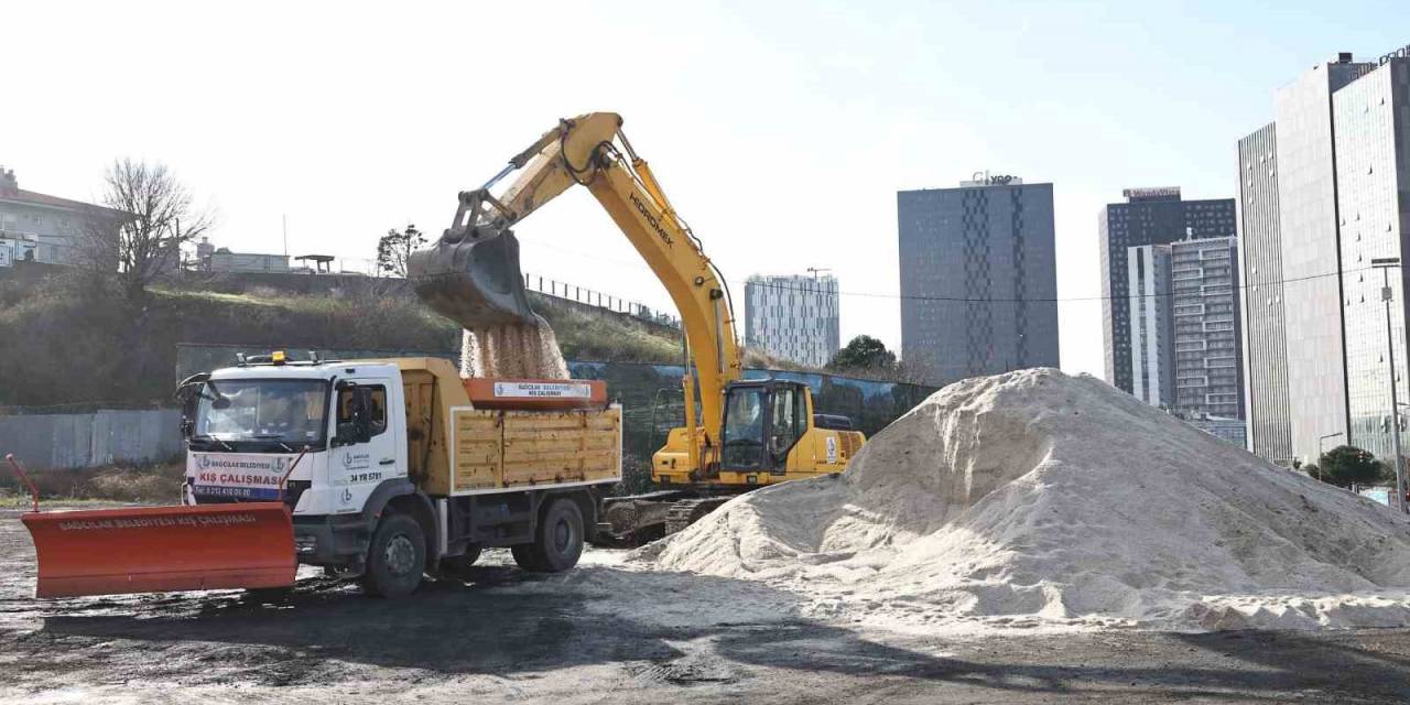 Bağcılar’da Muhtemel Kar Ve Buzlanmalara Karşı Tedbirler Alındı