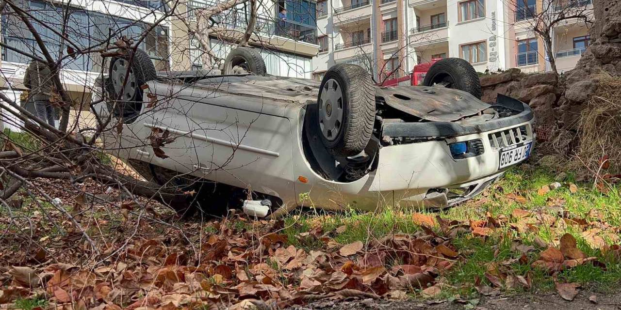 Takla Atıp Bahçeye Düşen Otomobilden Burnu Kanamadan Kurtuldu