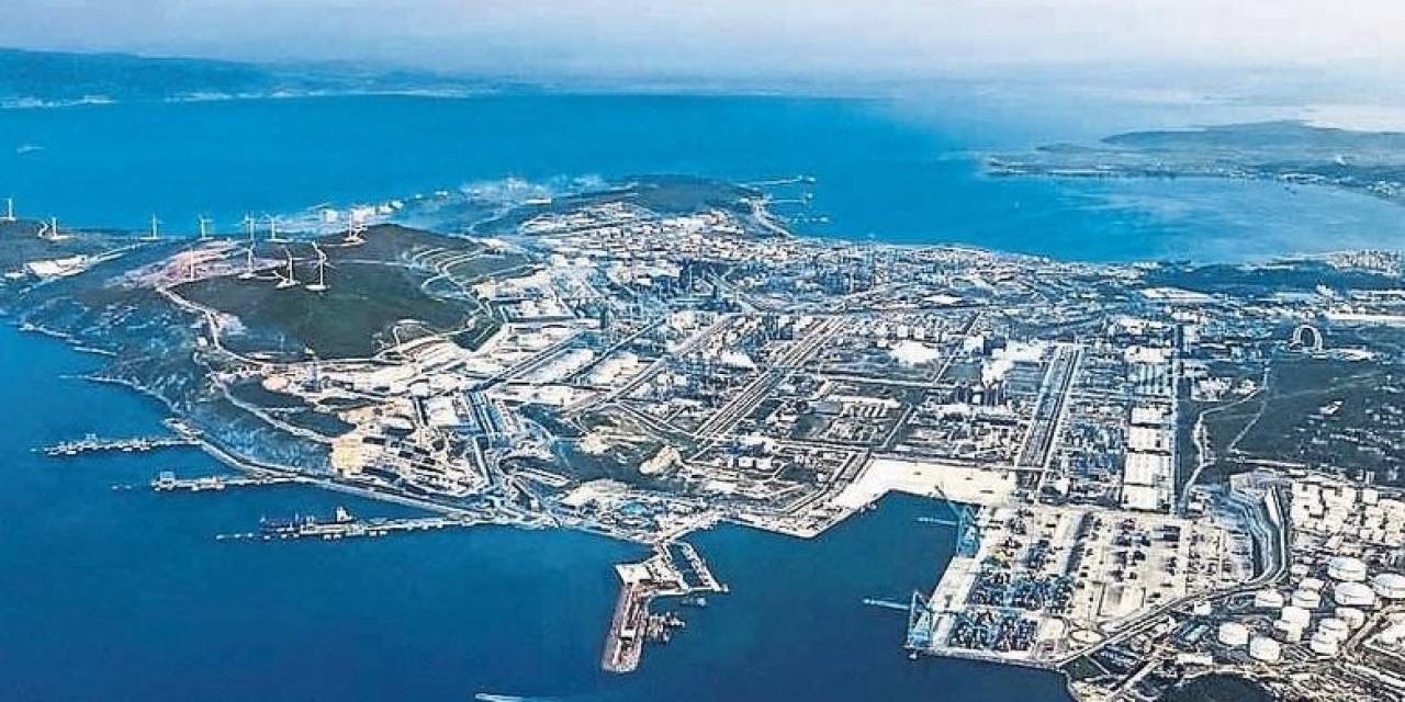 Aliağa’da İş Kazasında Hayatını Kaybeden İşçi Toprağa Verildi