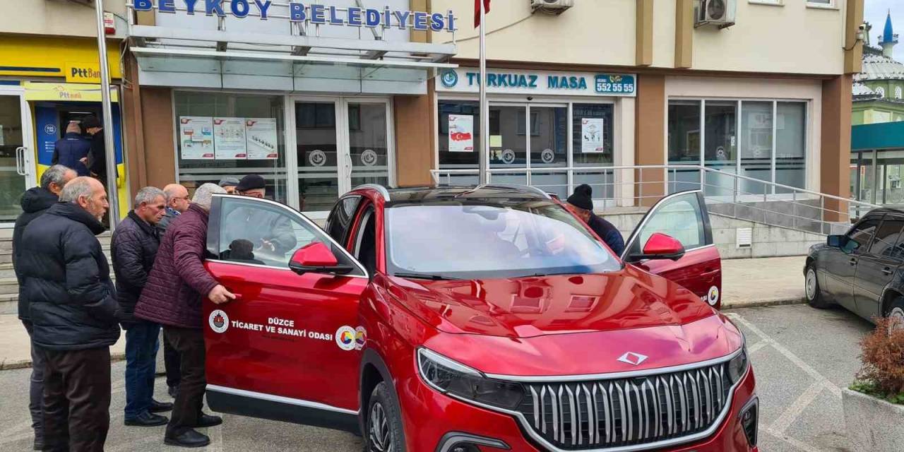 Türkiye’nin Yerli Otomobili Togg’a Beyköy’de Yoğun İlgi Gördü