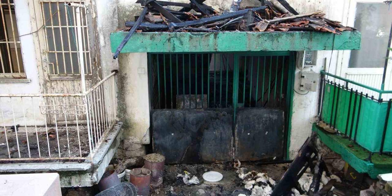 Alev Alev Yanan Ev, İtfaiye Ekiplerince Söndürüldü