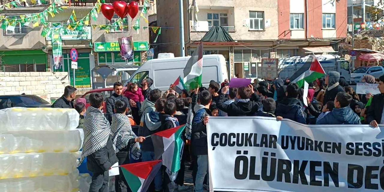 Dicle İlçesinde Çocuklardan Gazze’ye Destek Yürüyüşü