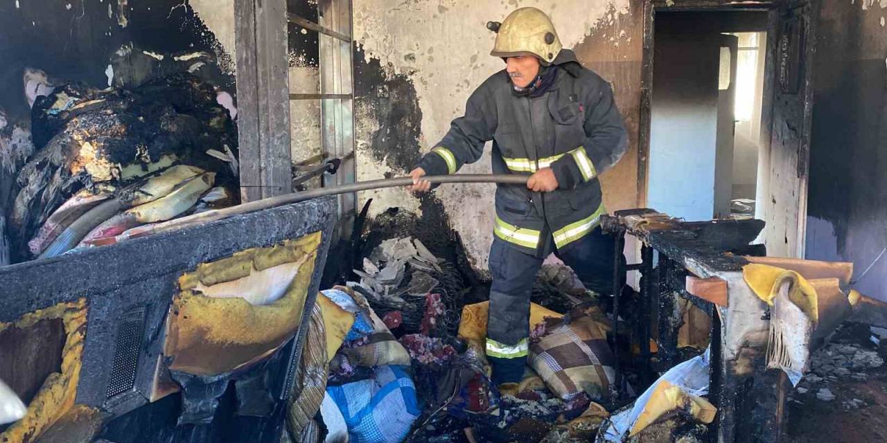 Antalya’da Müstakil Ev Yangını Korkuttu