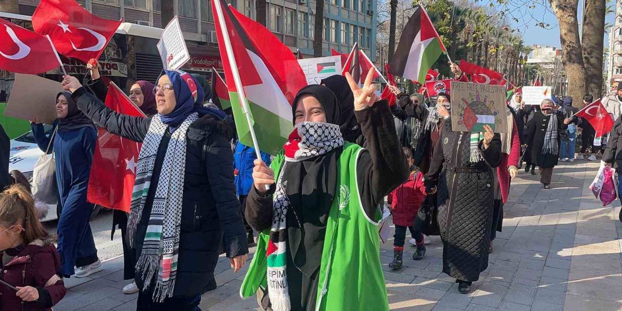 Denizli’de Filistin’e Destek Ve Şehitler İçin Yürüyüş Yapıldı