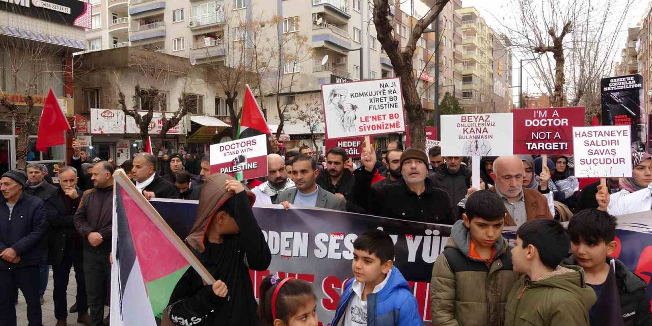 Siirt’te Vatandaşlar Filistin Ve Şehitler İçin Yürüdü