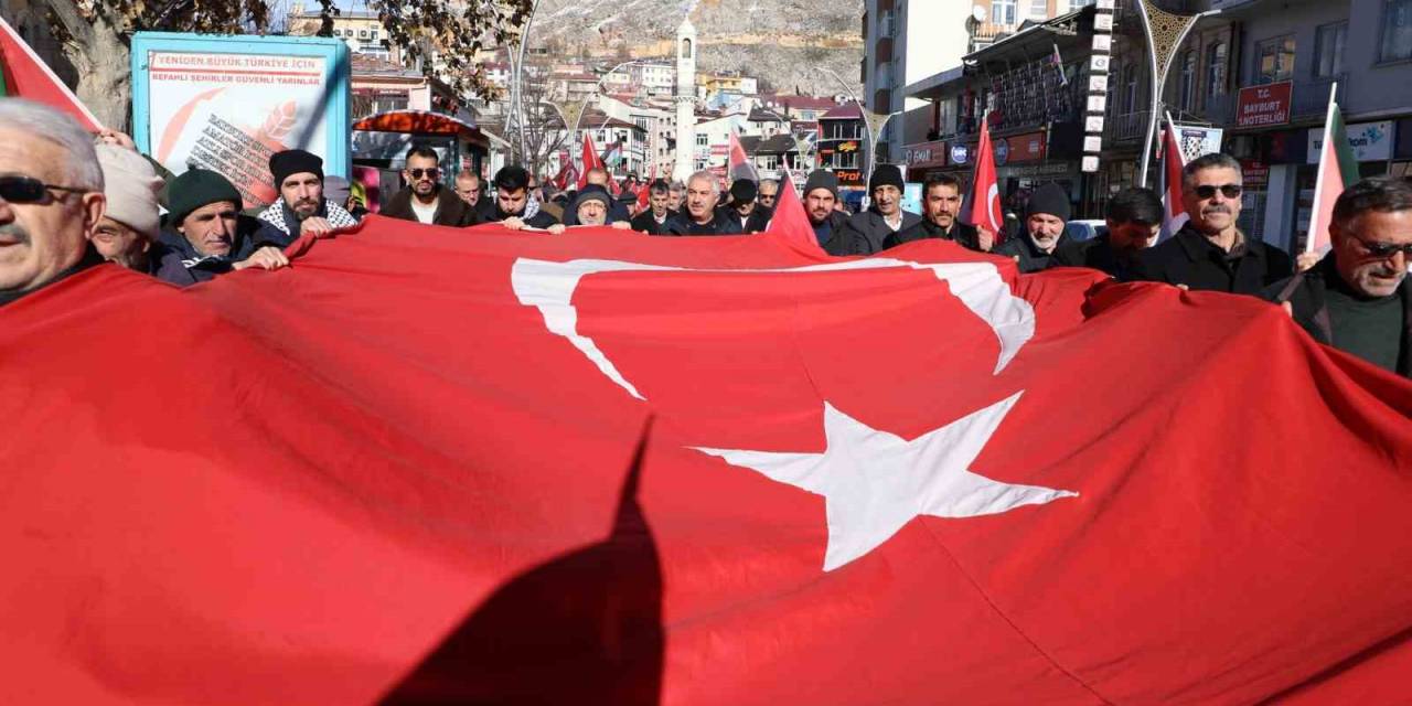Bayburt’ta Şehitler Anıldı, Gazze İçin Acil Ateşkes Çağrısı Yapıldı