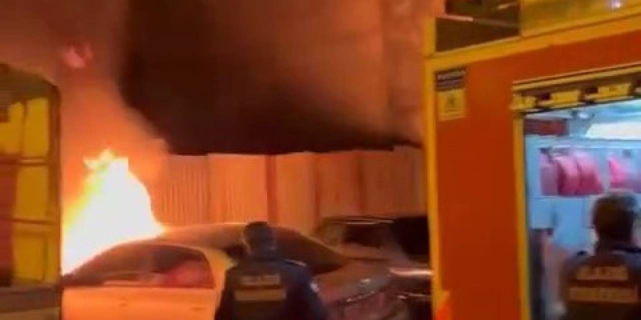 Elazığ’da Park Halindeki Araç Yandı