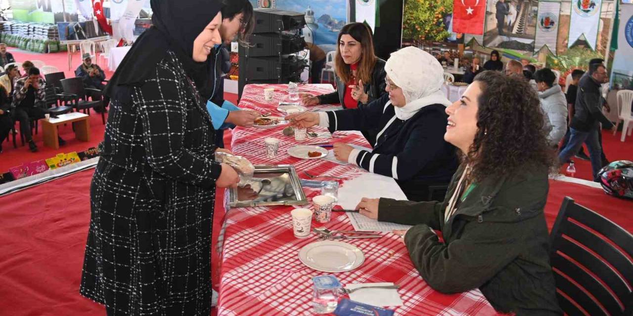 Domates Temalı Yemek Yarışmasında Birincilik İçin Hünerlerini Sergilediler