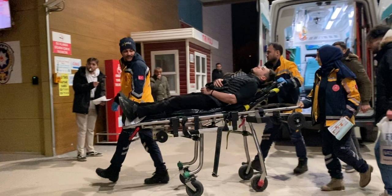 Bursa’da İki Grup Arasında Çıkan Kavgada Bıçaklar Konuştu: 2 Yaralı