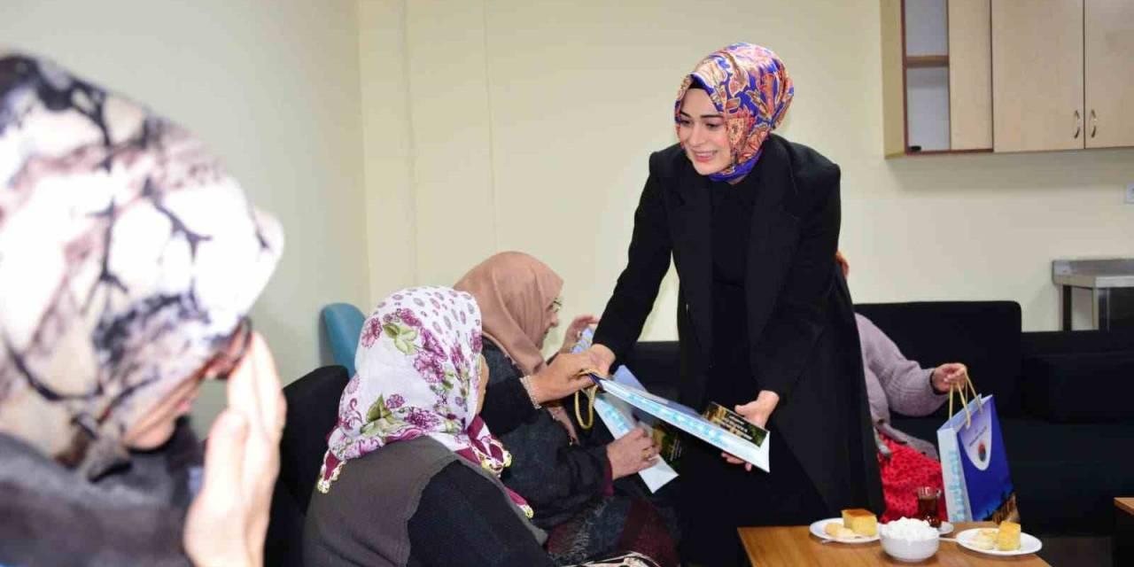 Vali Hayrettin Çiçek’in Eşi Berna Çiçek’ten Huzurevi Ziyareti