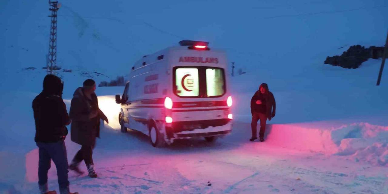 Van’da Hasta Kurtarma Ve Kar Mesaisi