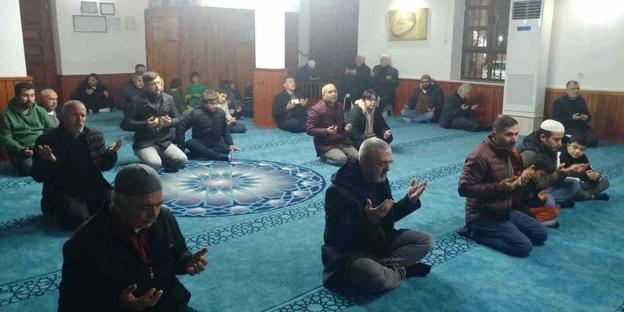 Köyceğiz’de Eller Mehmetçikler İçin Semaya Açıldı