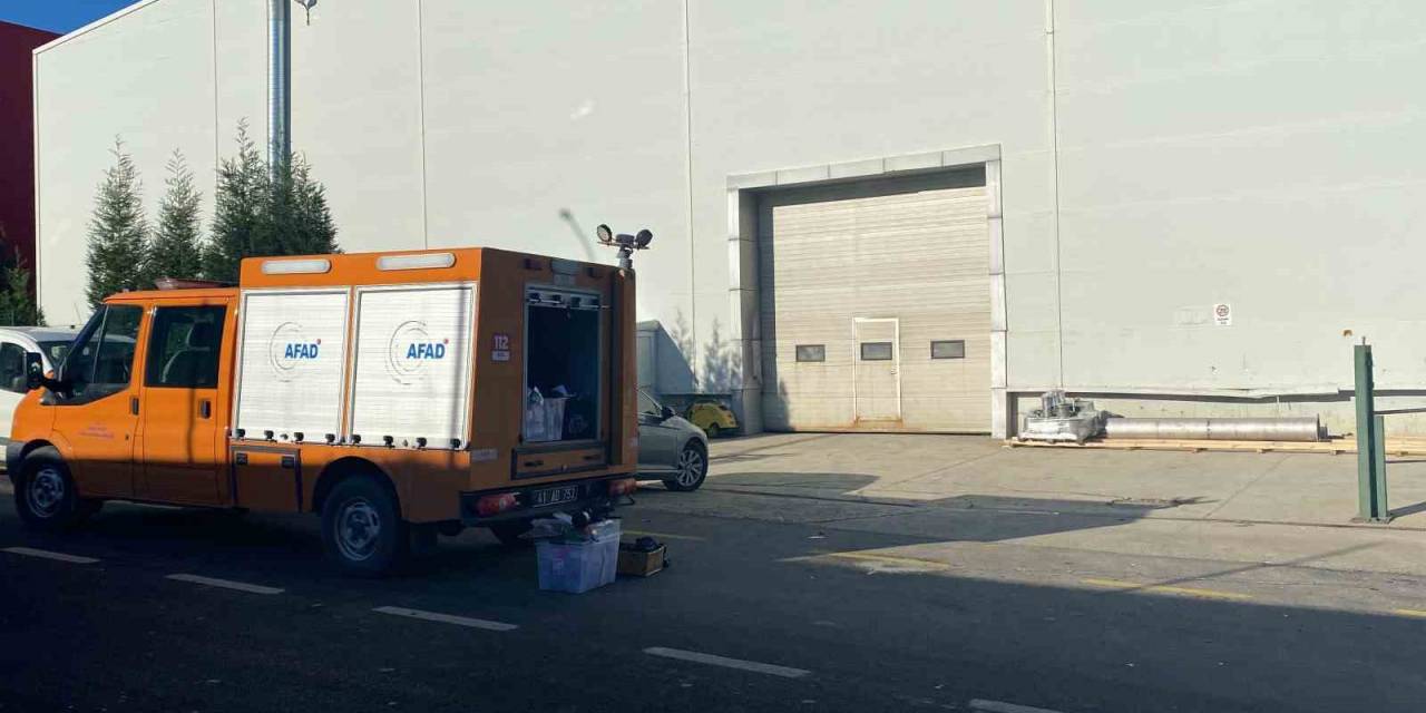 Kimyasal Sızıntı Alarmı: Gökyüzünü Turuncu Duman Kapladı