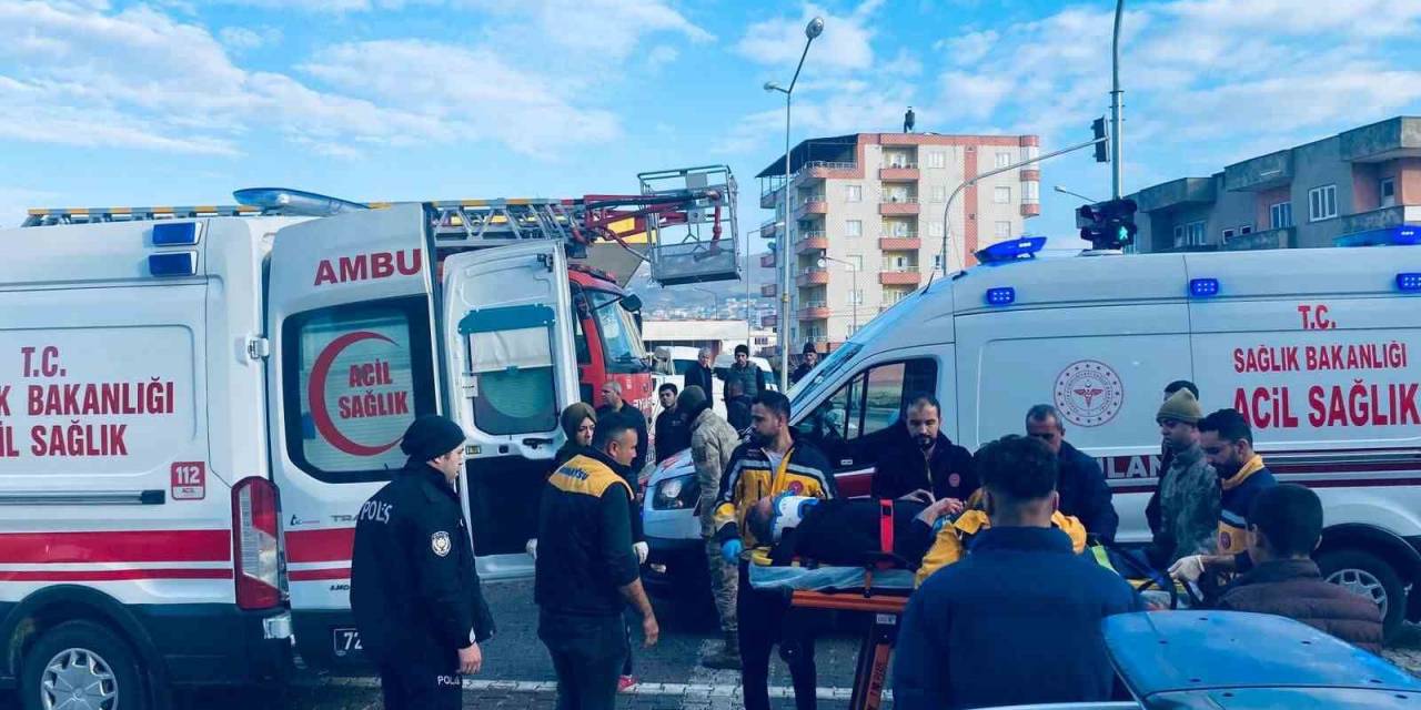 Batman’da İki Tır Çapıştı: 1 Ağır Yaralı