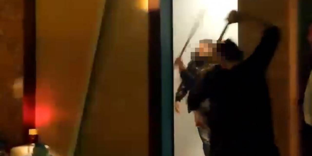 Restoranda Kavga, Sopalarla Saldırdılar