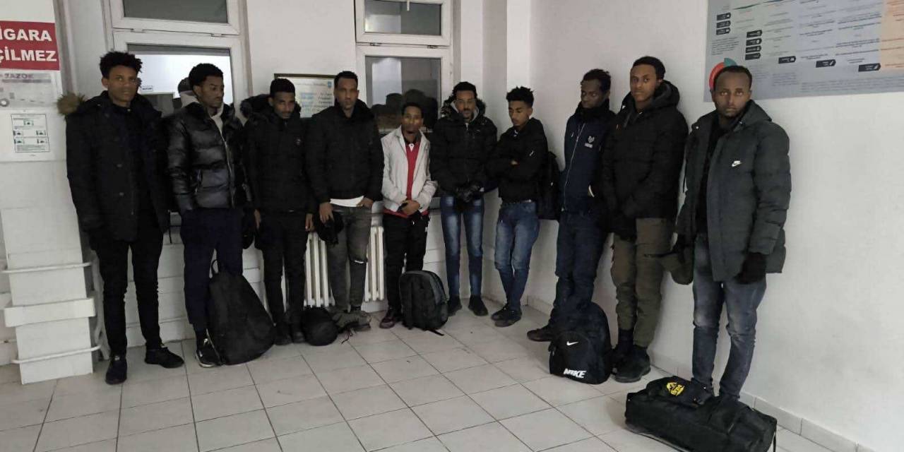 Edirne’de 160 Göçmen Ve 6 Organizatör Yakalandı