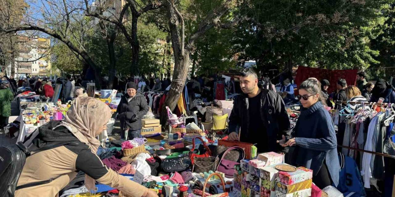 Ortaca İkinci El Pazarına Yoğun İlgi