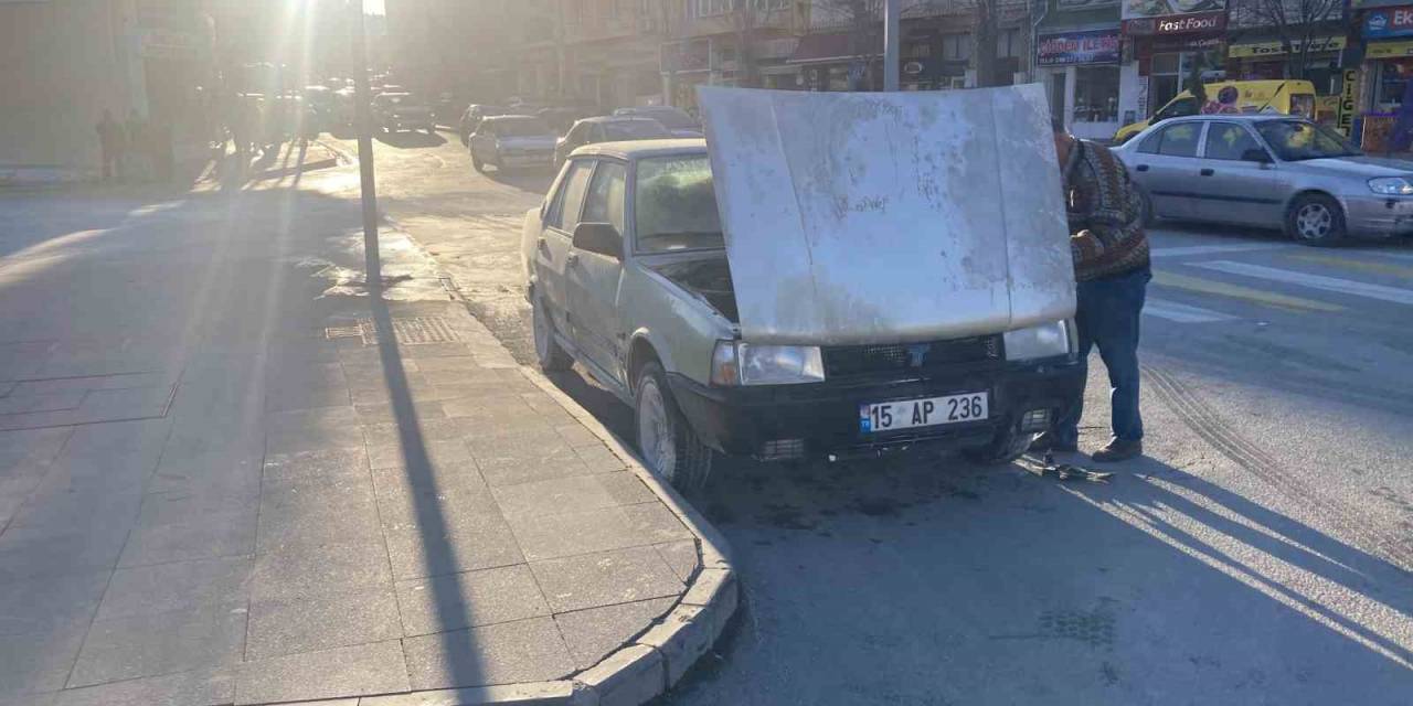 Benzin Hortumu Patlayan Tofaş Marka Otomobil Alev Aldı