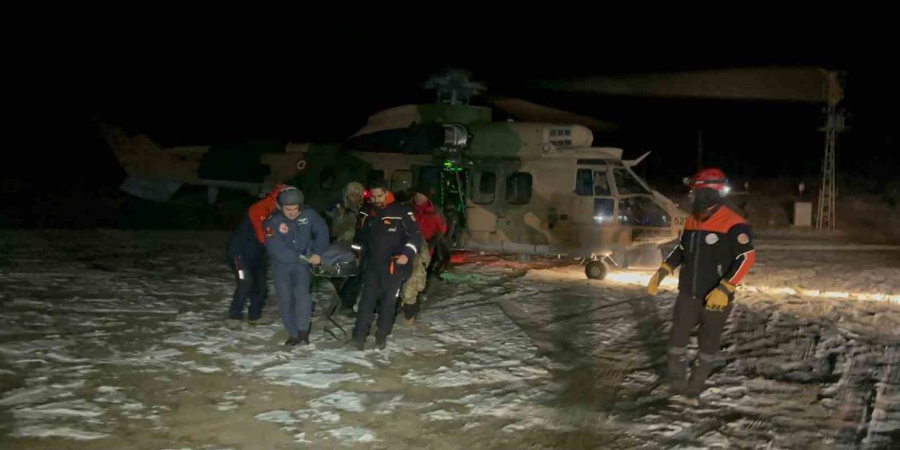 Hasan Dağı’nda Düşerek Yaralanan Dağcı Helikopterle Kurtarıldı