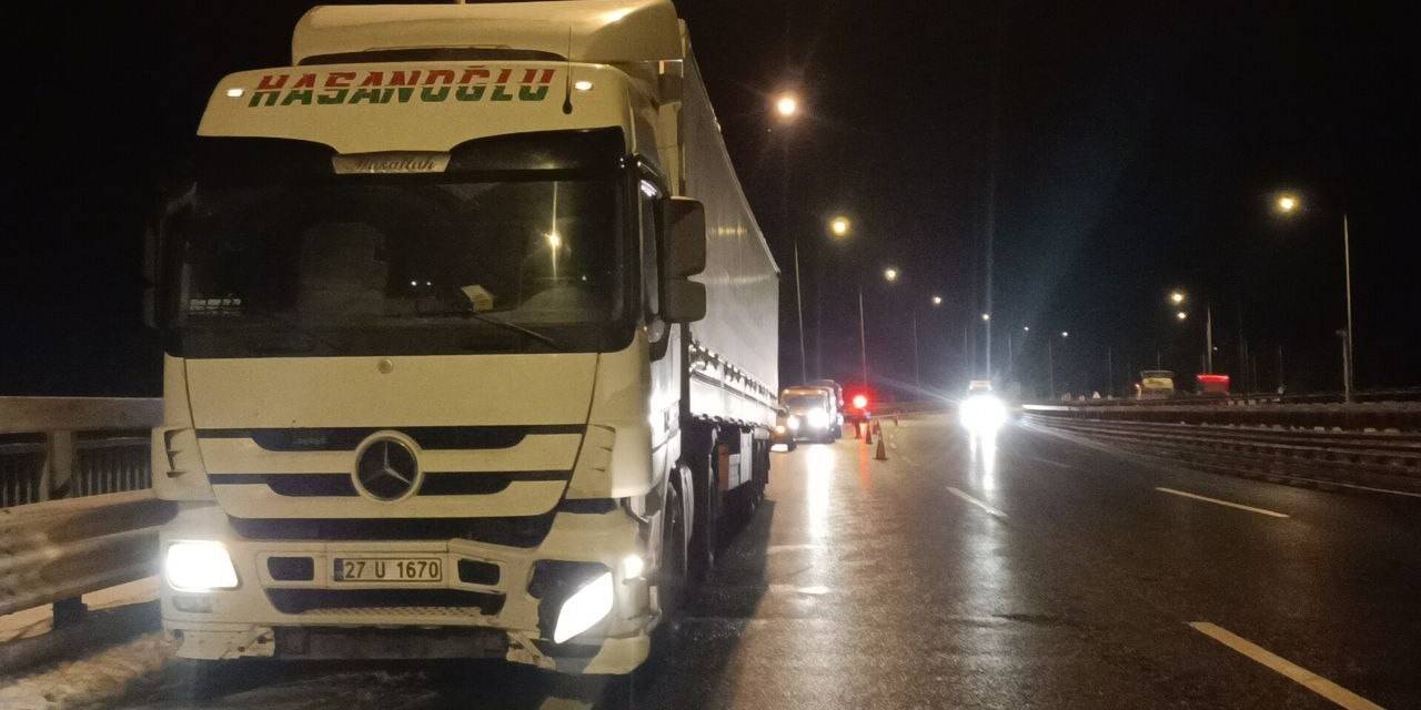 Otoyolda Direksiyon Başında Kalp Krizi Geçirdi