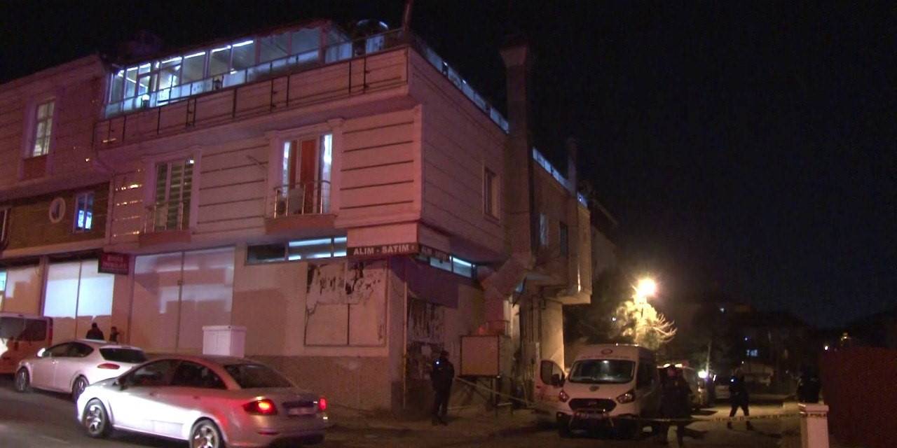 Önce Sevdiği Kızı Vurdu, Ardından Kendi Kafasına Ateş Etti