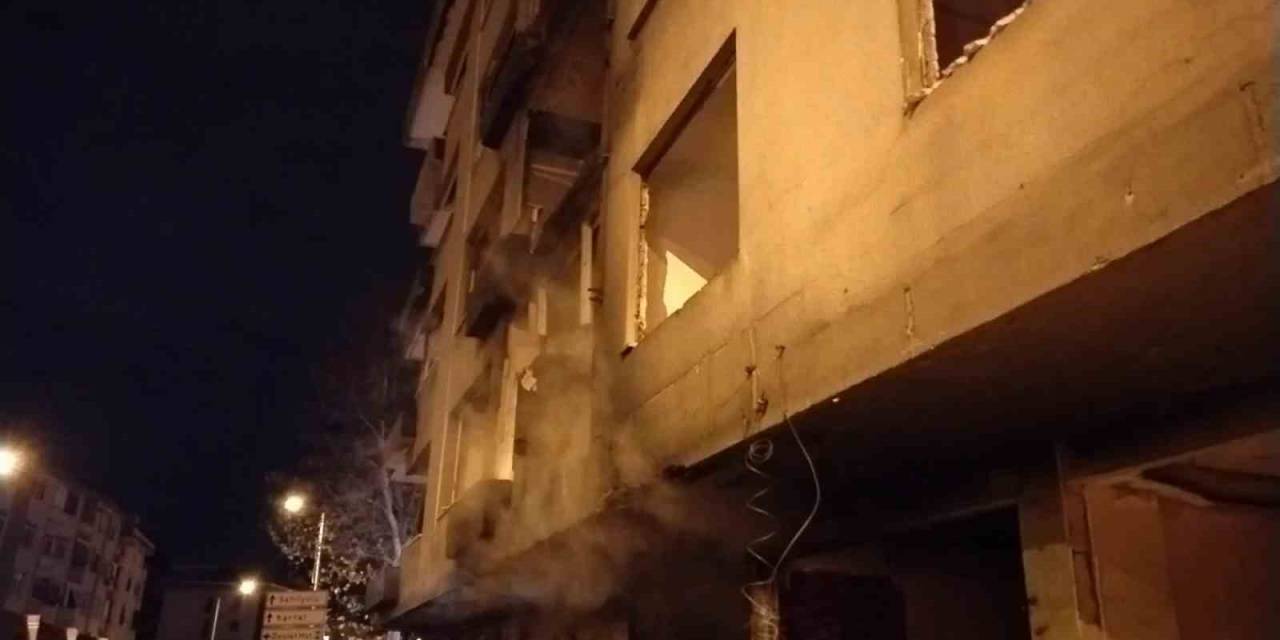 Pendik’te Uyuşturucu Madde Etkisindeki Şahıslar Metruk Binayı Ateşe Verdi