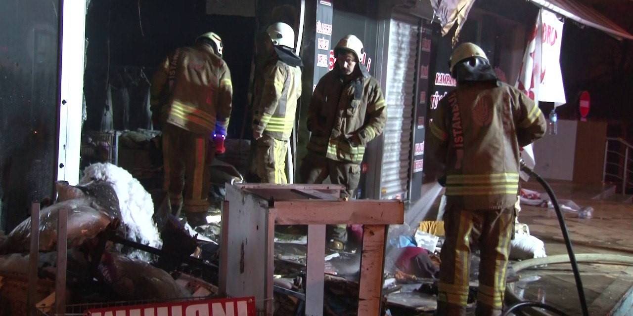 Pendik’te İş Yeri Alev Alev Yandı