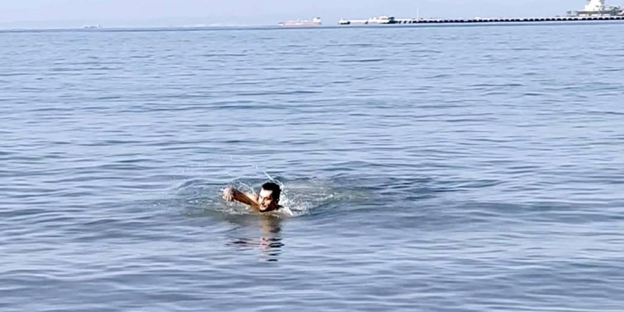 Akdeniz’in Serin Sularında Ocak Güneşinin Tadını Çıkardı