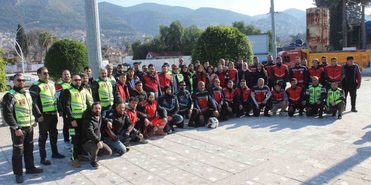 Enkaz Kentte Motorculardan Birlik Mesajı
