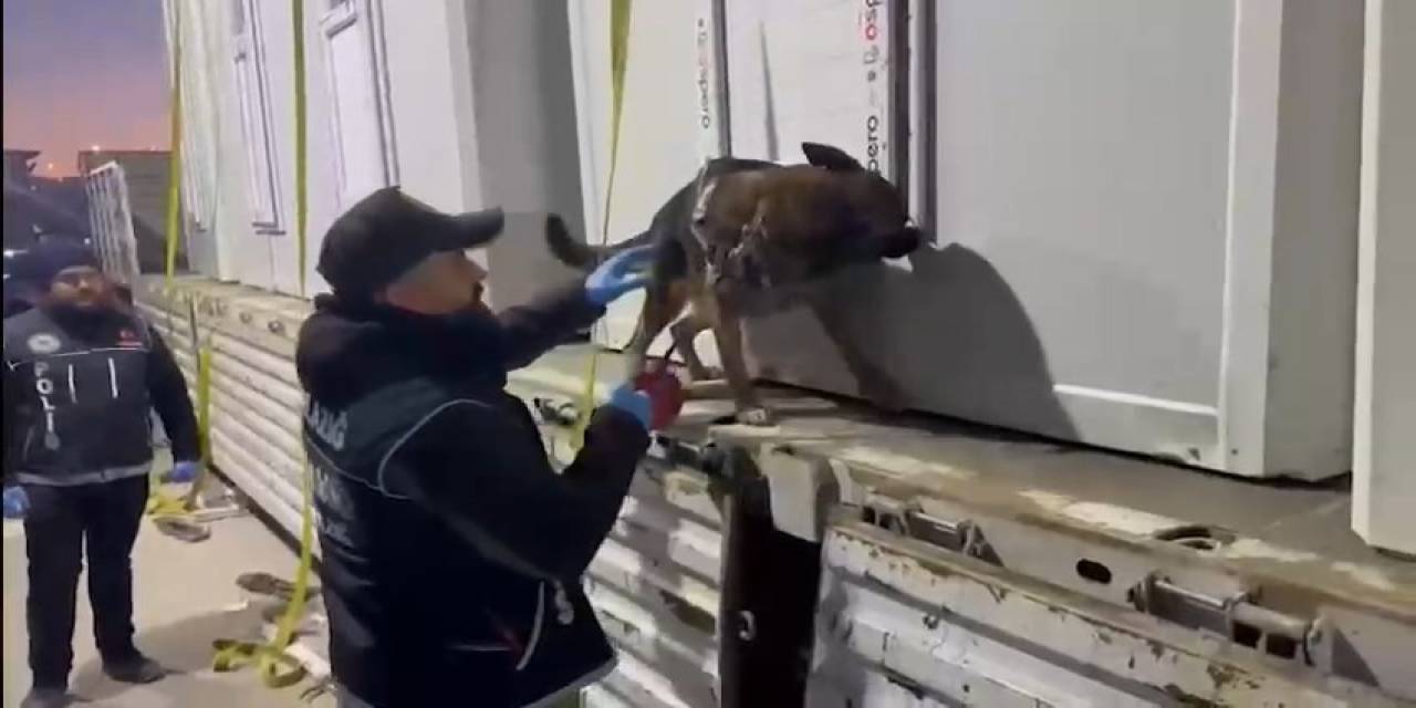 Konteyner Yüklü Tırda 146 Kilo Uyuşturucu Ele Geçirildi: 3 Gözaltı