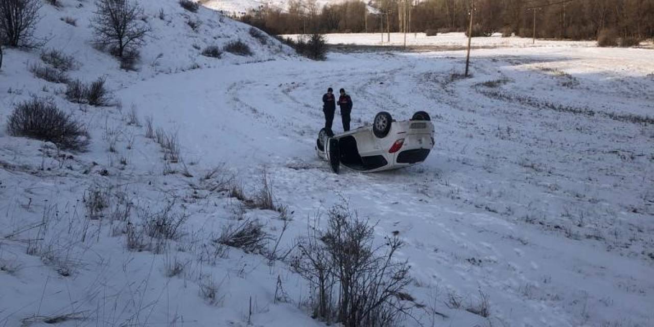 Şarampole Uçan Otomobilin Sürücüsü Yaralandı