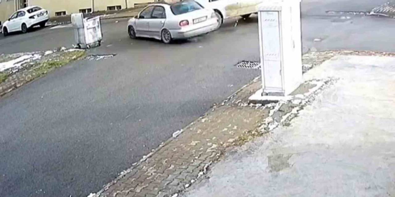 Kargo Minibüsü İle Otomobil Çarpıştı: 5 Yaralı