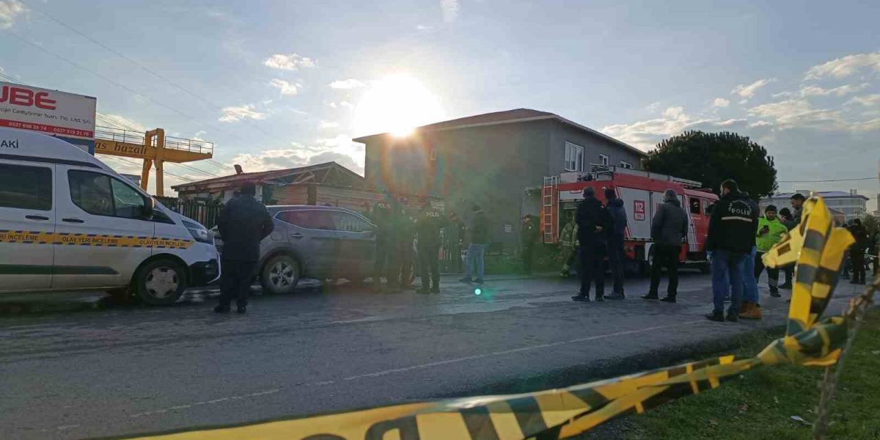 Sultanbeyli’de İşçilerin Kaldığı Konteynerde Yangın: 3 Kişi Hayatını Kaybetti