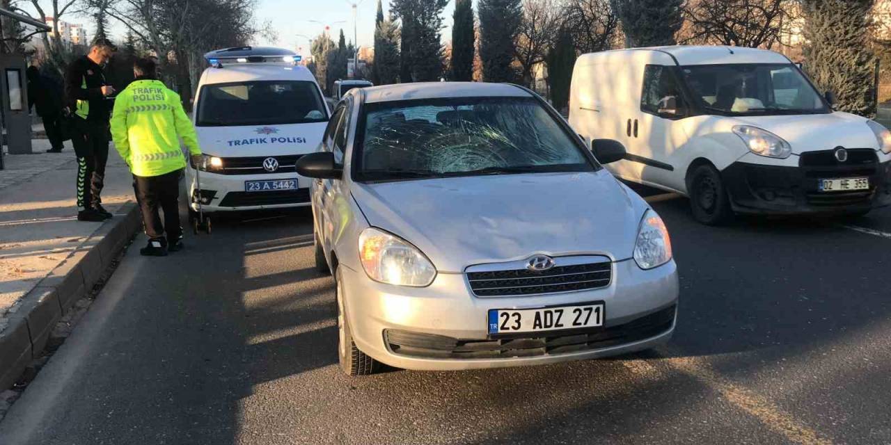 Elazığ’da Otomobilin Çarptığı Kadın Yaralandı