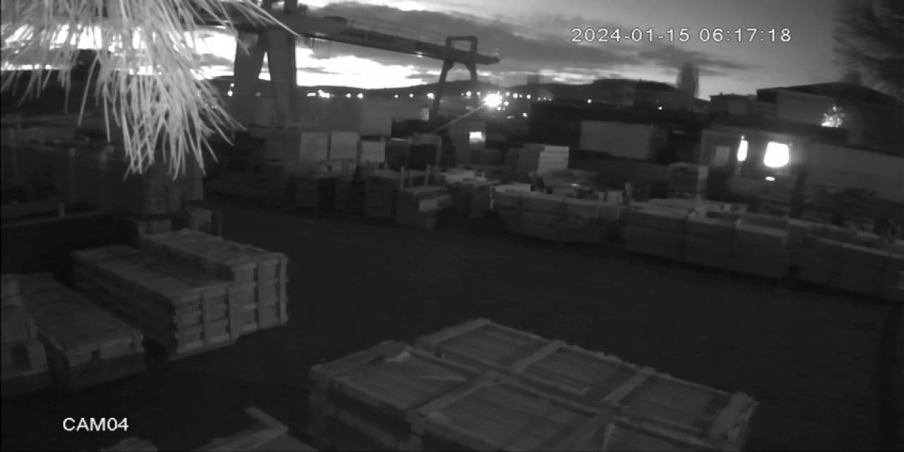 Sultanbeyli’de 3 İşçinin Hayatını Kaybettiği Yangının Çıkış Anı Kamerada