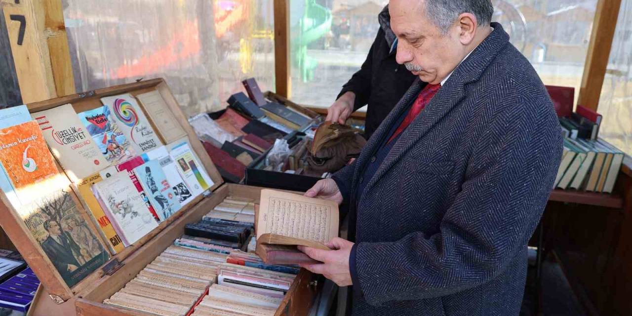 2024’ün İlk Antika Pazarına Büyük İlgi