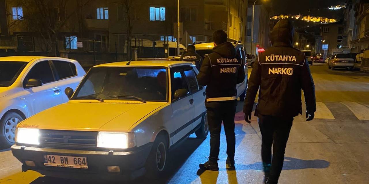Kütahya’da Polisin Narkoalan Uygulamasında Uyuşturucu Madde Ele Geçirildi
