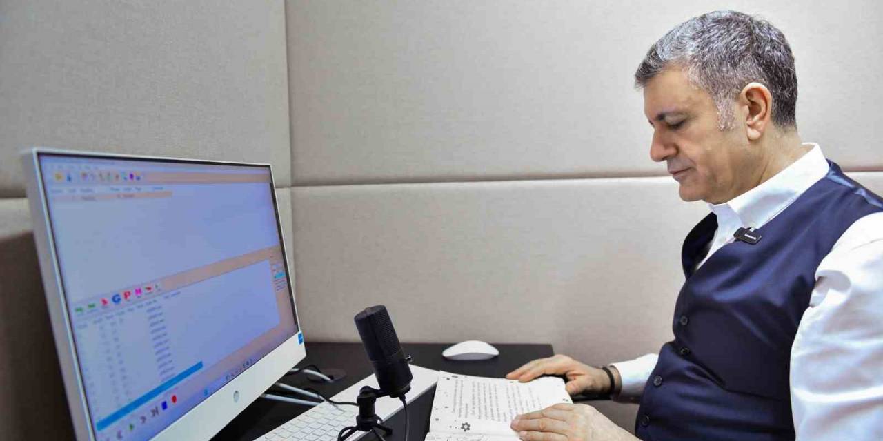 Esenyurt Belediye Başkanı Bozkurt, Masal Parkı Kitabını Görme Engelliler İçin Seslendirdi