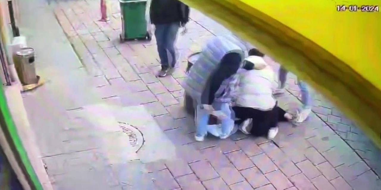 Sokak Ortasında Bıçaklı Dehşet: 2 Yaralı