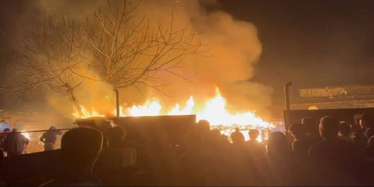 Hayvan Kulübelerinde Yangın: 1 At Ve 1 Köpek Telef Oldu