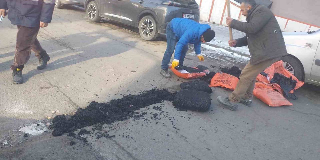 Kars’ta Bozulan Yollar Yapılıyor